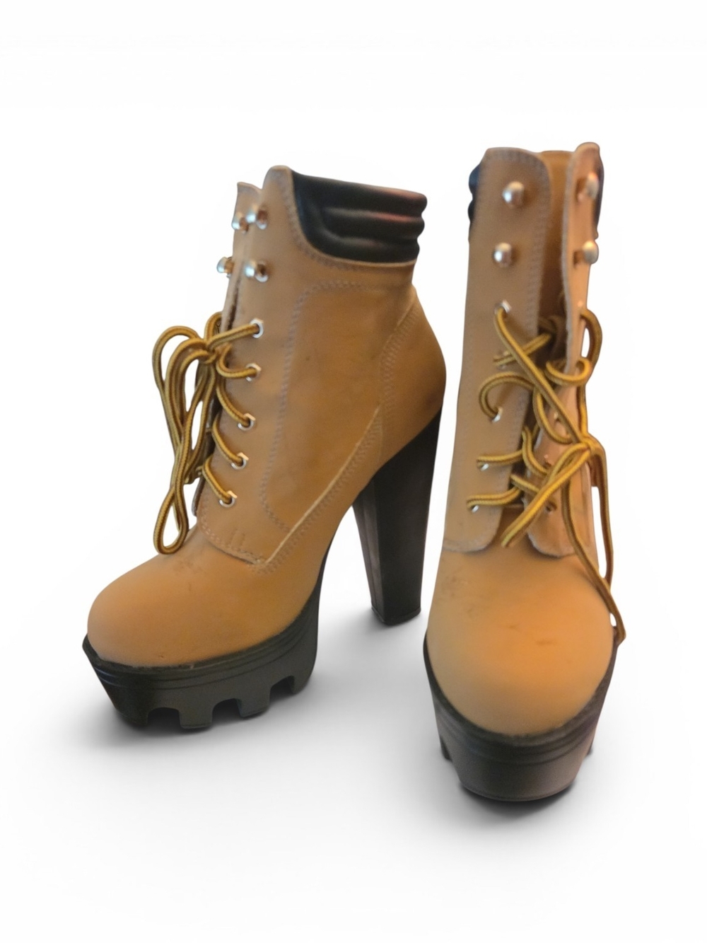 Chunky Lug-Heel Lace-Up Ankle Boots in Tan
